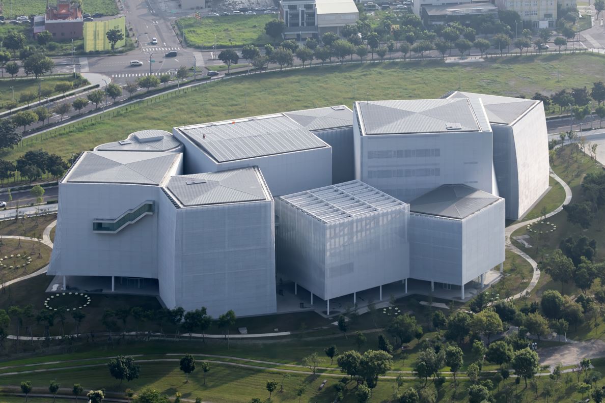 臺中綠美圖建築外觀空景。圖片來源：臺中市立美術館提供，攝影：Iwan Baan